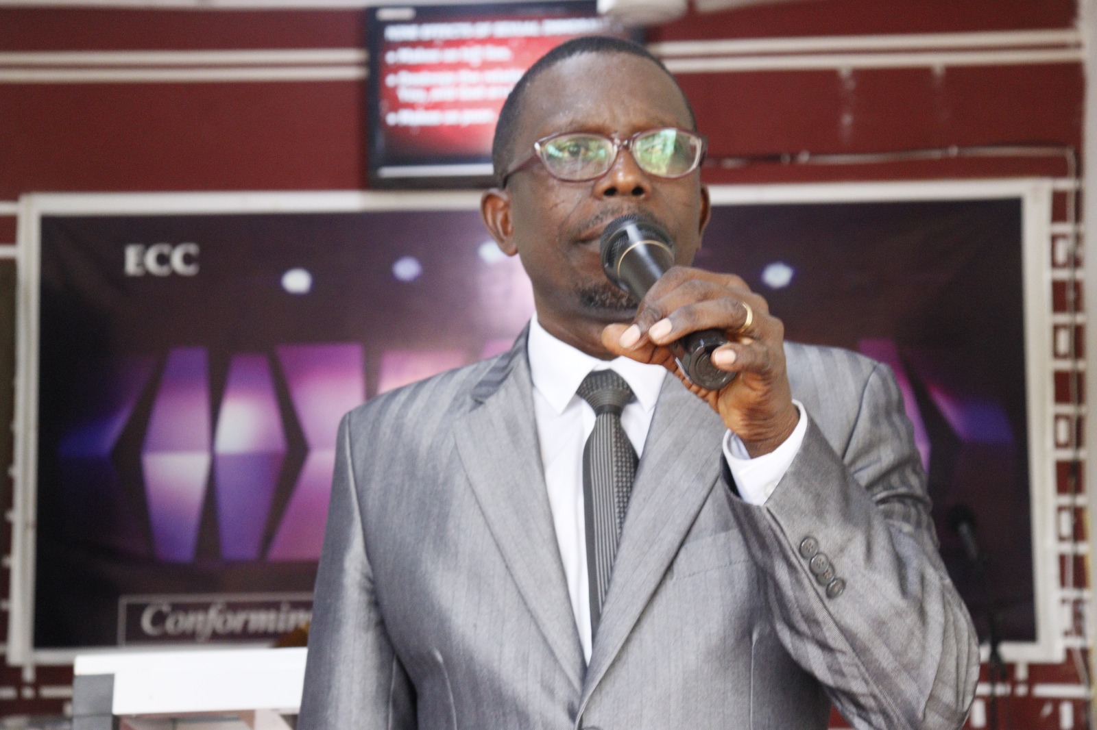 Pastor James Quansah Preaching Pastor James Quansah Preaching